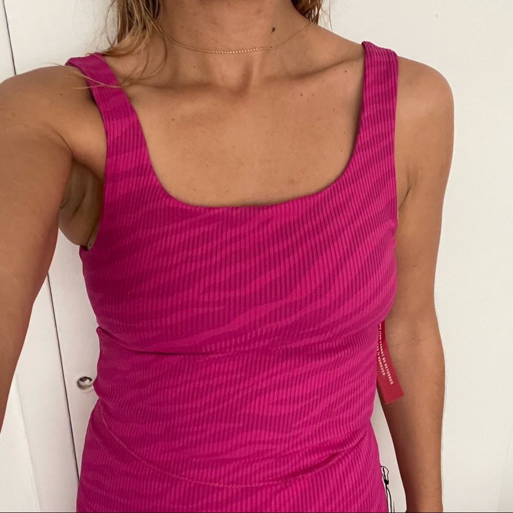 NWT Carbon38 Ribbed Cropped Tank